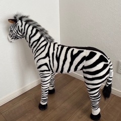 シマウマ　おおきなぬいぐるみ　オブジェの画像