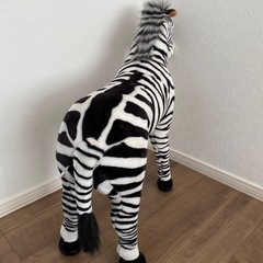 シマウマ　おおきなぬいぐるみ　オブジェの画像