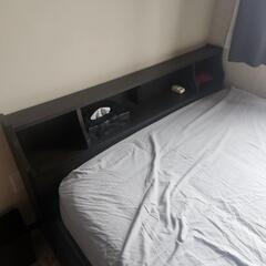 ダブルベッド フレームの画像