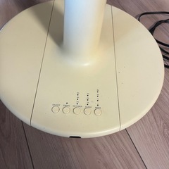 ±0 リビングファン　扇風機の画像
