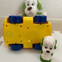 ぬいぐるみ　車のおもちゃの画像