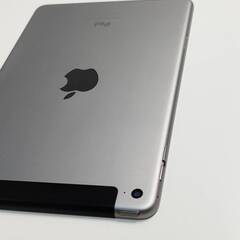 【SIMフリー】iPad mini 4/128GB/A1550〈NK762J/A〉の画像