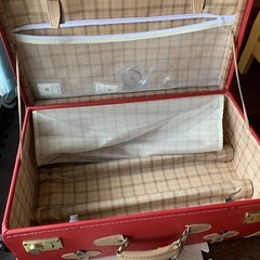 スーツケース　赤　の画像