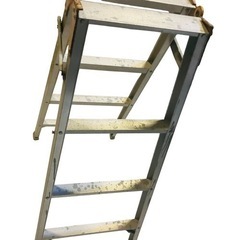 ☆2/7まで限定価格☆アルミ脚立 4段脚立 軽くて丈夫 軽量 丈夫 扱いやすい  高所作業【ジ 0201-06】の画像