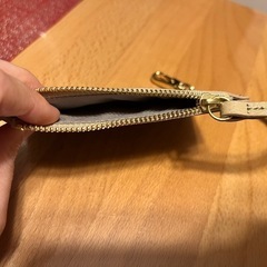 Agnès b. ベージュ レザー キーケースの画像