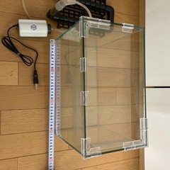 ガラス水槽（酸素器具＋カルキ抜き付き）の画像