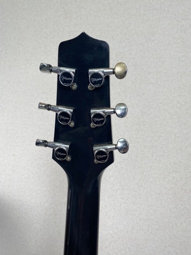 サンバーストのTakamine DSP110 SBL、ハードケース付きの