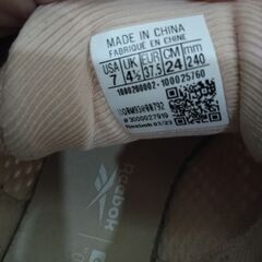 Reebok  24サイズの画像