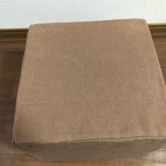 無印　スツール　茶色の画像