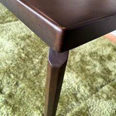 【値下げしました】オシャレな足のダイニングテーブル