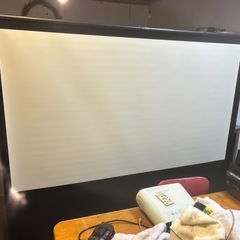 プロジェクター　スクリーン