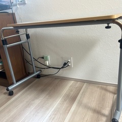 【引渡決まりました】ベットテーブル  介護テーブル