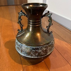 青銅　花瓶の画像