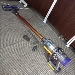 八3341【Dyson】ダイソン　コードレスクリーナー　SV12