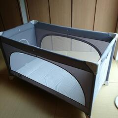折りたたみ　ベビーベッド