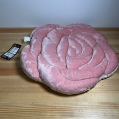 ★新品 薔薇柄クッション 