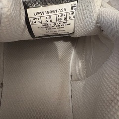 スニーカーの画像