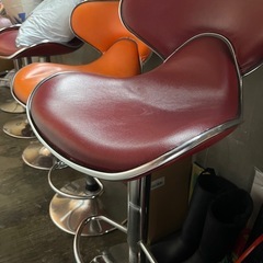 0円で
お譲りします中古カウンター椅子8脚 