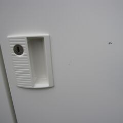 4人用ロッカー　ホワイト　鍵あり　オカムラ製4574FZ ZA75　900ｘ515ｘ1790