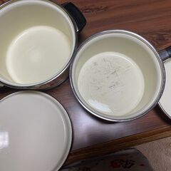 ホーロー鍋ペアの画像