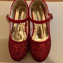赤色グリッターシューズ（ヒールあり）約20cm