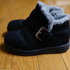 黒 スエード バックル付き ショートブーツ　20cmの画像