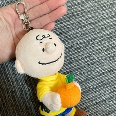 SNOOPY GARDEN ★ チャーリーブラウン　ぬいぐるみキーボルダー　人気の画像