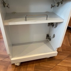 ケーブル収納ラックの画像