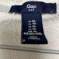 最終値下げ！販売今日迄！GAP パーカーの画像