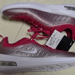 【まだ受付中･送付可能】新品タグ付 NIKE ナイキ スニーカー ウィメンズ エア マックス アクシス 7.5/24.5cm スニーカー 早い者勝ちです✨✨の画像