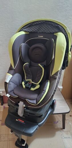 コンビ Combi ラクティアターン　チャイルドシート