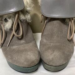 【まだ受付中・送付可能】中古 DIANA ウエッジソールソールブーツ♪♪ グレー 23.5cm 早い者勝ちです✨✨の画像