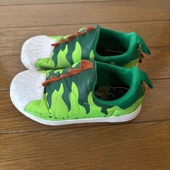 アディダス　恐竜　スリッポンスニーカー18センチの画像
