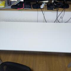作業用テーブル