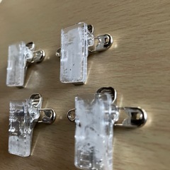 名札用クリップ　安全ピン付き　クリアプラスチック　クリップ 4個セットの画像