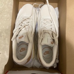 NIKE スニーカー　未使用の画像