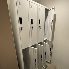 8人用ロッカー