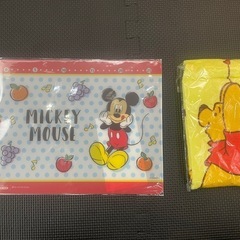 ディズニーグッズ　ミッキーマウスまな板　プーさんタオル