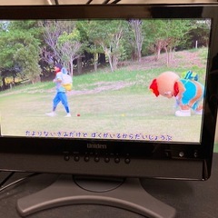 ユニデン　液晶テレビ　16インチ　2010年製　