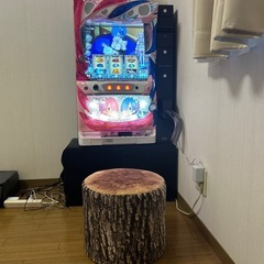 スロット実機 リゼロセット(下の黒い台と椅子、メダル、メダル不要機付)の画像