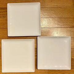 決まりました！【新品・未使用品】シンプル　白角皿　3枚