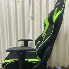 ゲーミングチェア
の画像