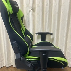 ゲーミングチェア
の画像