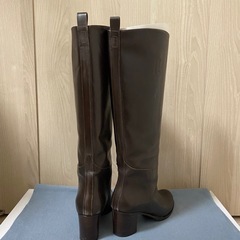 （値段交渉可）A.P.C ロングブーツ／マロン／80,000円相当の画像