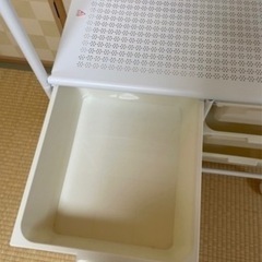 子供用収納ラックの画像
