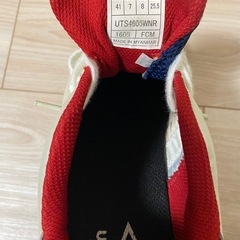 （値段交渉可）UMBRO インドア用トレーニングシューズ／25.5cm／4,000円相当の画像