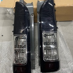 ハイエース テールランプ