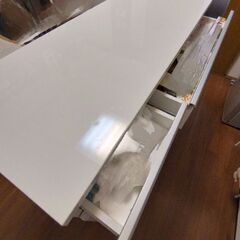 【お譲り先決まりました】カウンターテーブル 食器棚付き（ホワイト）の画像