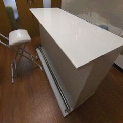 【お譲り先決まりました】カウンターテーブル 食器棚付き（ホワイト）の画像