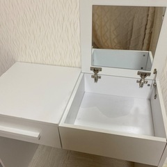 ドレッサー テーブルの画像
